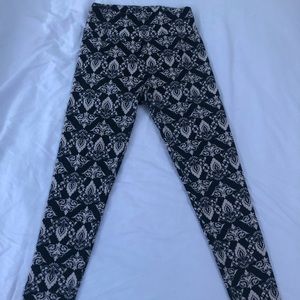 LuLaRoe leggings, black and white pattern